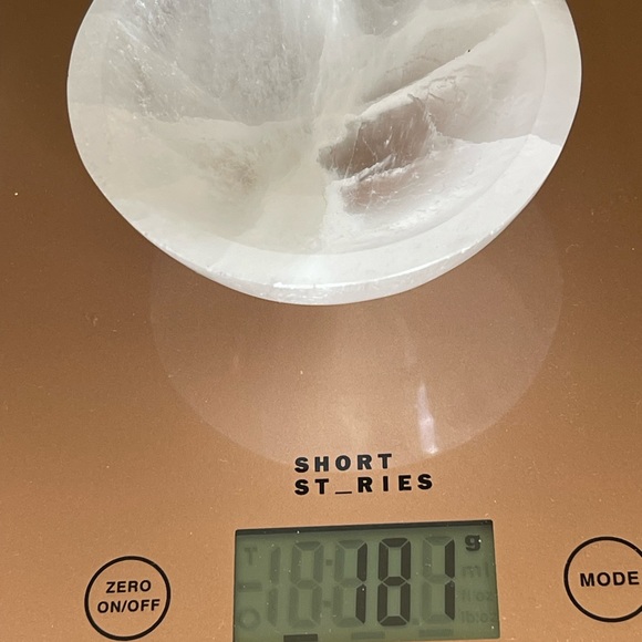 Genuine selenite carved bowl - Picture 6 of 10